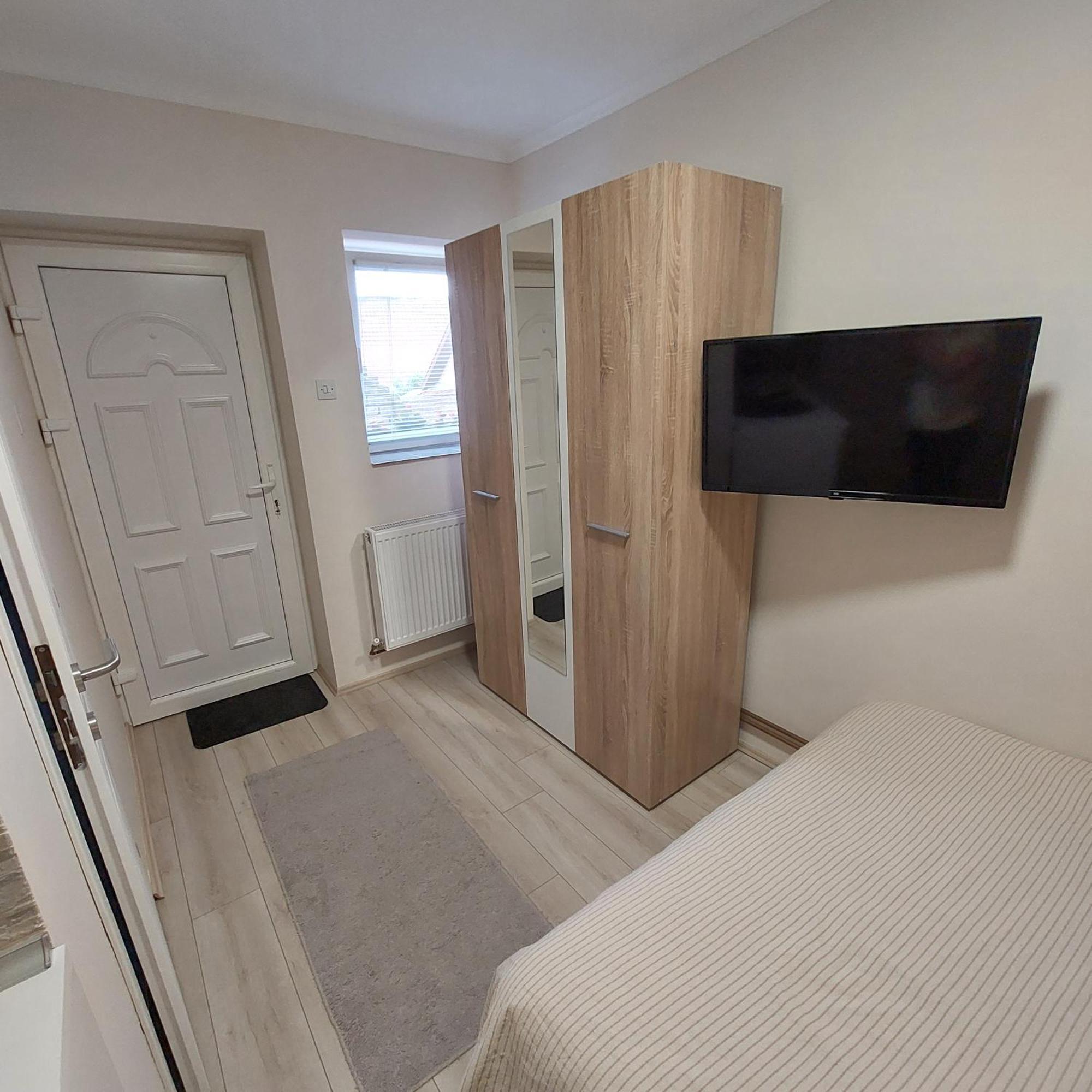 Sobe Tanja Apartment ซูโบติกา ภายนอก รูปภาพ